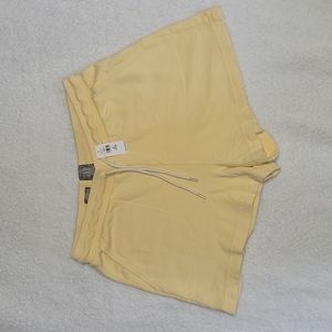 2 for $25 NWT Gap Tall Medium Shorts